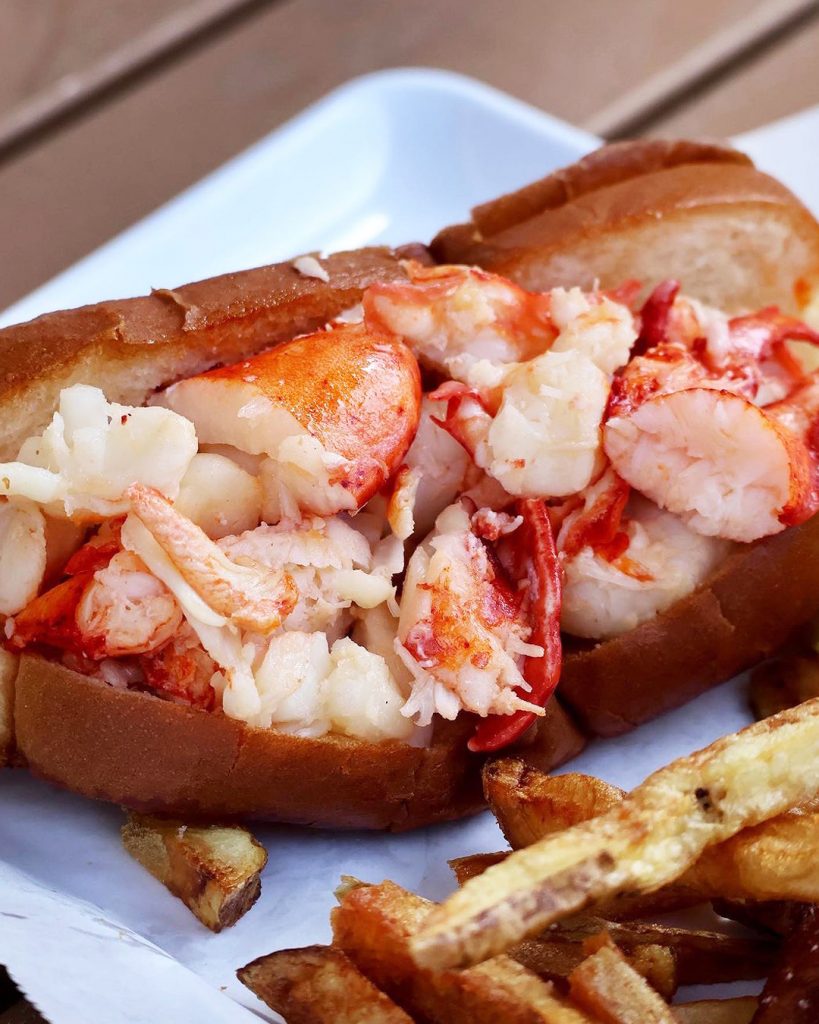 (Lobster Roll from Nordic Fish)