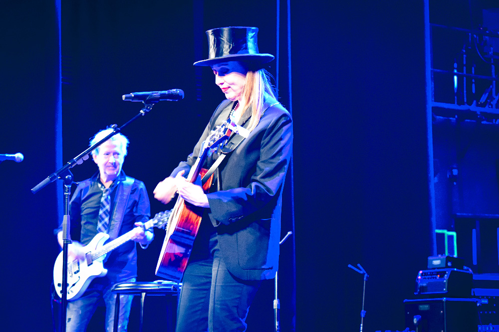 Suzanne Vega, Wall Street Theater, Norwalk Connecticut October 5, 2023 photo by Kris Forland