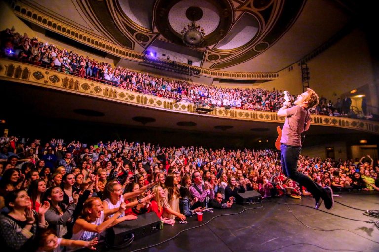 The Palace Hunter Hayes2 768x512