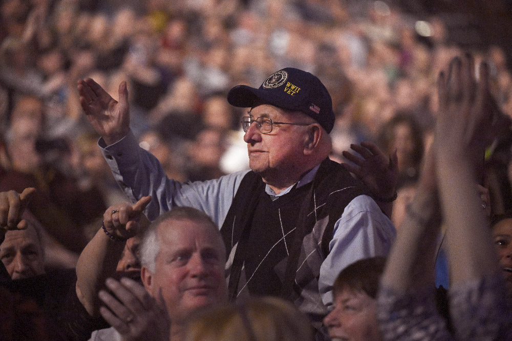 WWII Veteran enjoys Tony Orlando's final show Photo via Mohegan Sun 