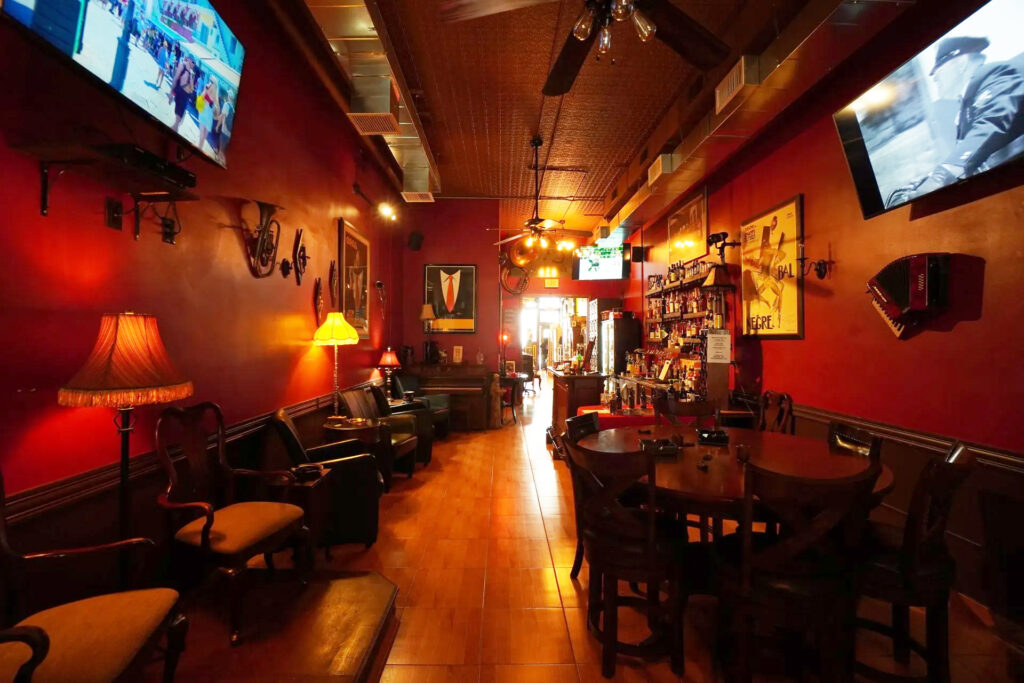 Lounge at Connecticut Cigar Company in Stamford, Connecticut photo via CCC's website