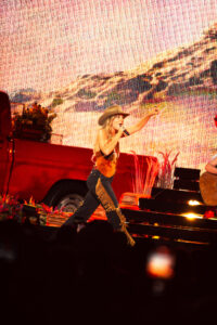 Lainey Wilson performing at Hartford HealthCare Amphitheater in Bridgeport, Connecticut on June 28, 2024 photo by Natalie Colon/Finding Connecticut