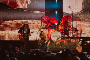 Lainey Wilson performing at Hartford HealthCare Amphitheater in Bridgeport, Connecticut on June 28, 2024 photo by Natalie Colon/Finding Connecticut