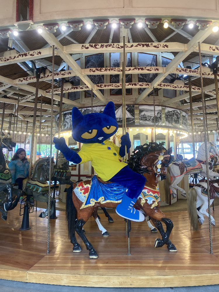 Pete the cat at kids fest in Lake compounce in Bristol, Connecticut 