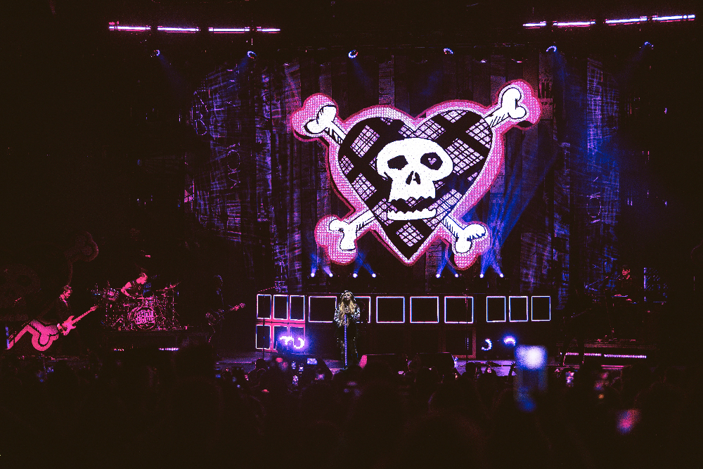 photos of Avril Lavigne tour at Xfinity Theatre in Hartford, Connecticut in August 21, 2024 photo by Jessie Fuentes // Finding Connecticut