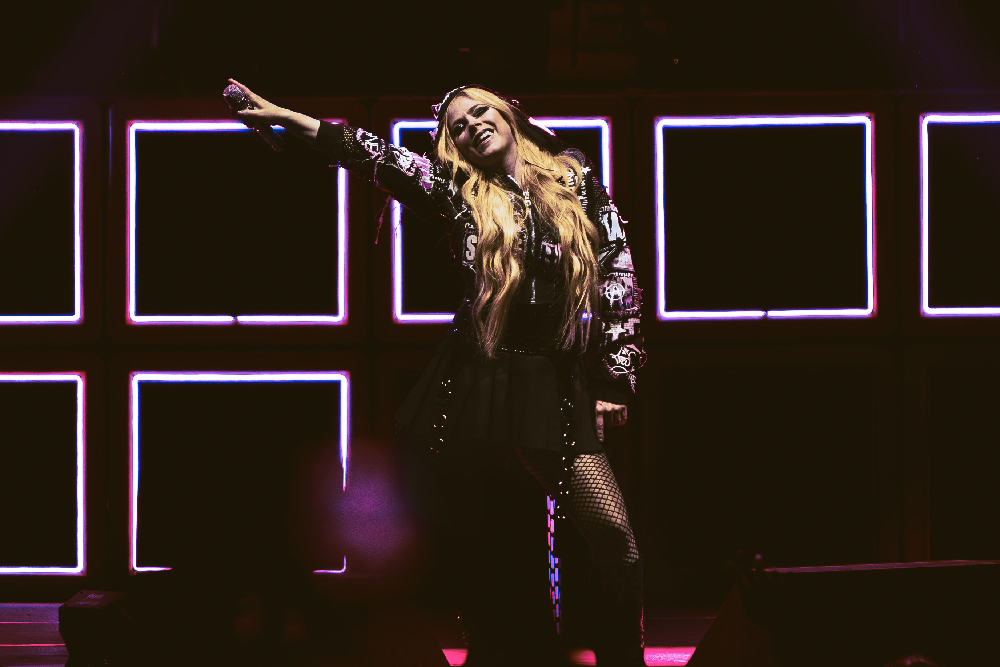 photos of Avril Lavigne tour at Xfinity Theatre in Hartford, Connecticut in August 21, 2024 photo by Jessie Fuentes // Finding Connecticut