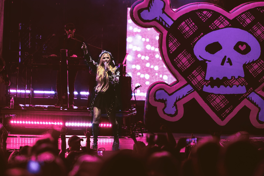 photos of Avril Lavigne tour at Xfinity Theatre in Hartford, Connecticut in August 21, 2024 photo by Jessie Fuentes // Finding Connecticut