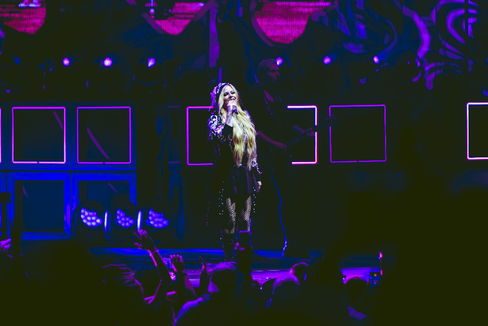 photos of Avril Lavigne tour at Xfinity Theatre in Hartford, Connecticut in August 21, 2024 photo by Jessie Fuentes // Finding Connecticut