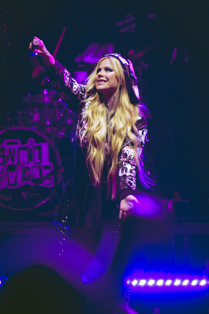 photos of Avril Lavigne tour at Xfinity Theatre in Hartford, Connecticut in August 21, 2024 photo by Jessie Fuentes // Finding Connecticut