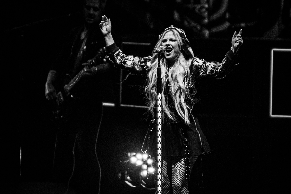 photos of Avril Lavigne tour at Xfinity Theatre in Hartford, Connecticut in August 21, 2024 photo by Jessie Fuentes // Finding Connecticut