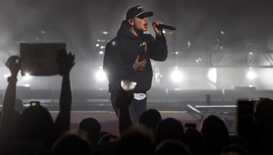 Kane Brown performs at Mohegan Sun Arena in 2022 photo via Mohegan Sun 