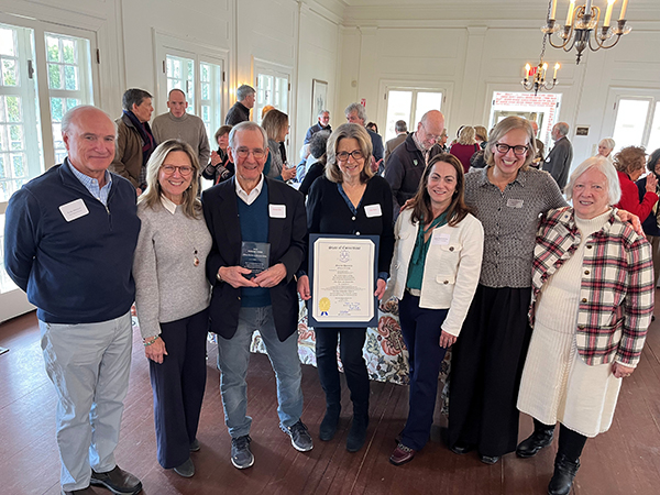 Keeler Tavern Museum & History Center’s inaugural Keeler Icons
event honored Books on the Common owners Ellen Burns and Darwin Ellis, who were also
presented with an official citation from the State of Connecticut General Assembly. From left to
right: First Selectman Rudy Marconi, State Senator Julie Kushner, Books on the Common co-
owner Darwin Ellis, Books on the Common co-owner Ellen Burns, State Representative Savet
Constantine, Keeler Tavern Museum & History Center Executive Director Hildegard Grob, Keeler
Tavern Museum & History Center Board President Sara Champion. Missing from photo: State
Representative Aimee Berger-Girvalo.