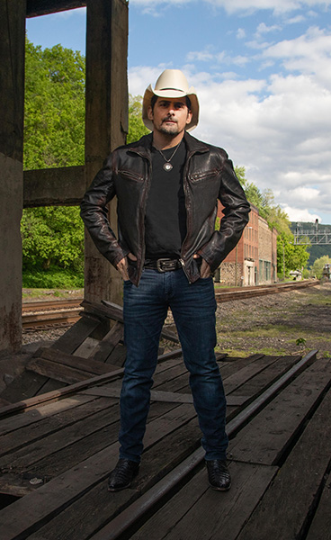 Brad Paisley to perform at Hartord Healthcare Amp in Bridgeport, Connecticut in July 2025