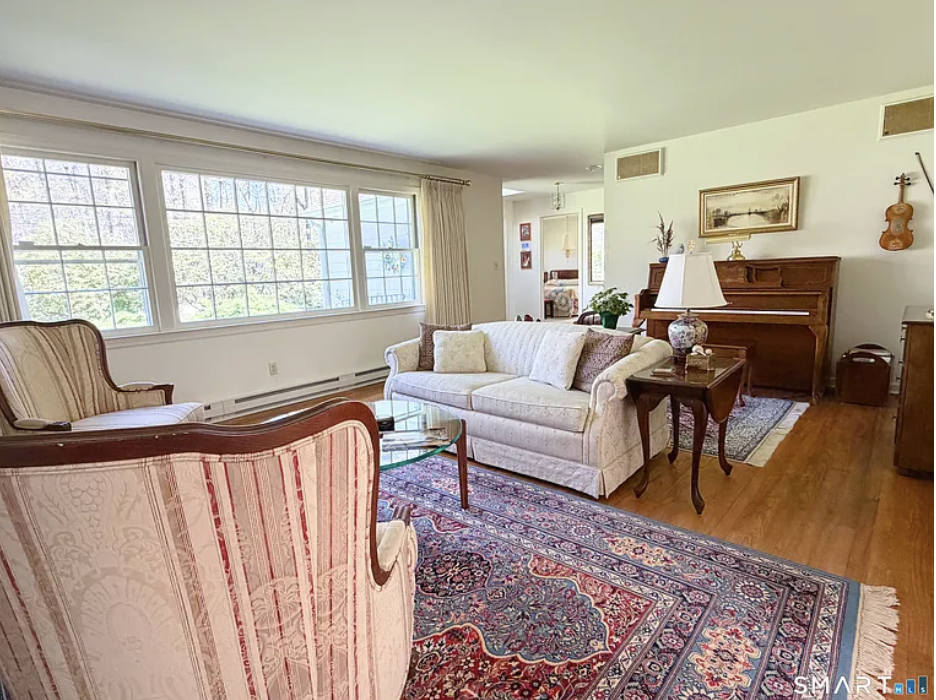279 Cheese Spring Rd in wilton Connecticut