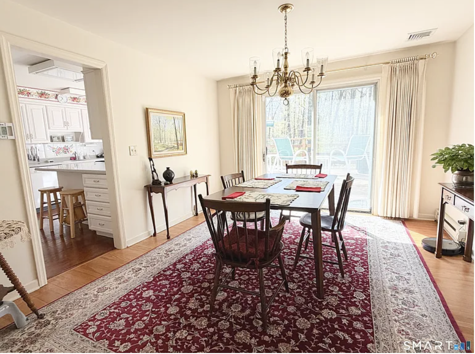 279 Cheese Spring Rd in wilton Connecticut